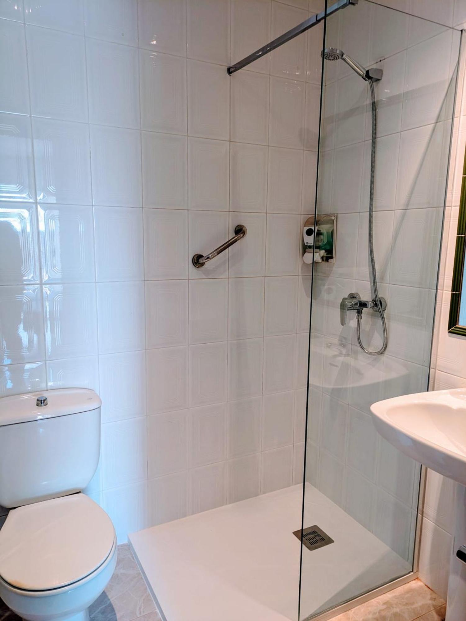 Apartamentos Mitus Canet De Mar Ngoại thất bức ảnh